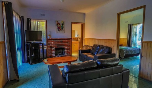 Two Bedroom Luxury Self Contained Spa Lodge