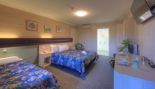 Standard Suite, 1 Bedroom, Non Smoking, Balcony (Twin Room)