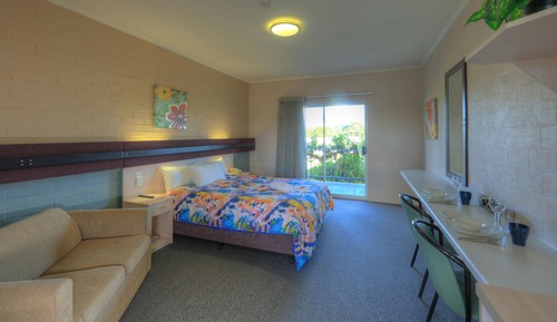 Standard Suite, 1 Bedroom, Non Smoking, Balcony (Queen Room)