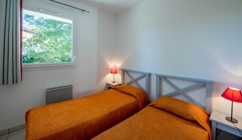 apartment 2 bedrooms