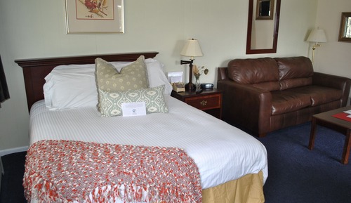 Premier Suite, 1 Queen Bed, Lake View, Lakeside