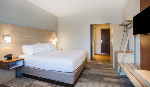 Standard Room, 1 King Bed, Accessible (Comm, Roll In Shwr)