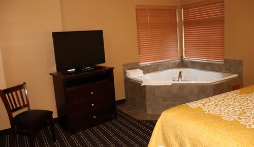 Whirlpool Suite Room