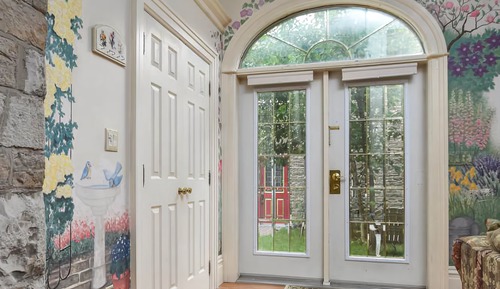 102 : The Garden Suite