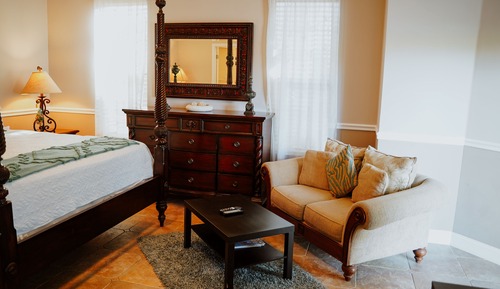Superior Room, 1 King Bed, Pool View (Cayman Palm)