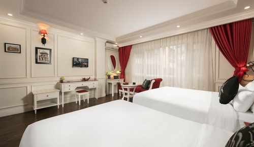 Family Executive Suite, 1 king bed, 1 single bed with sofa bed, City View 