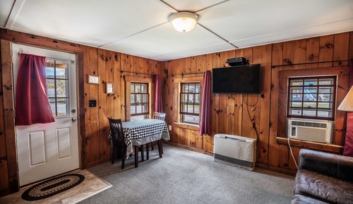 Cabin, 1 Queen Bed, Refrigerator, Courtyard Area