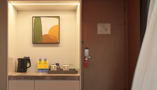 1 King Suite