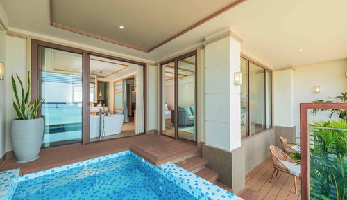 Suite, 1 King Bed, Private Pool, Golf View