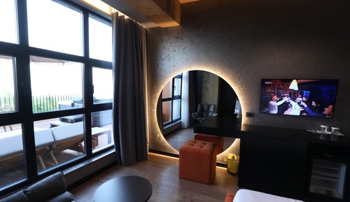 Suite, Terrace