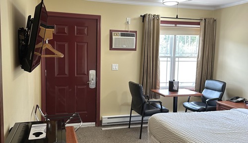 Comfort Room, 1 Queen Bed