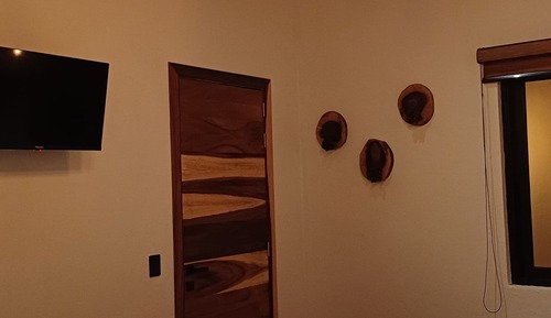 Deluxe Studio, 1 King Bed, Balcony, Mountain View