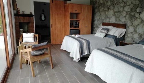 Deluxe Duplex, 2 Bedrooms, Balcony, Mountain View