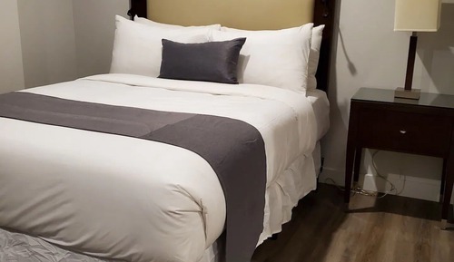 Suite #7 - 18