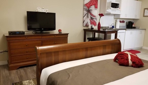 Suite #14 - 18