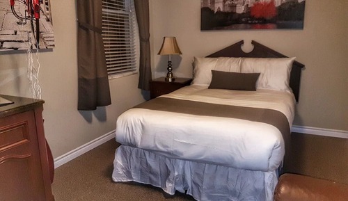 Suite #15 - 18
