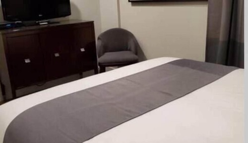 Suite #4 -18