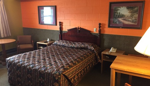 Standard Room, 1 Queen Bed