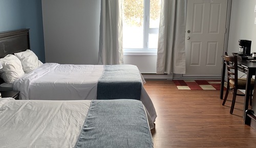 Standard Room, 2 Double Beds, Non Smoking
