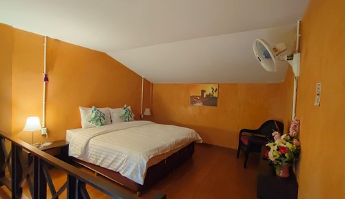 Deluxe Double Room, 1 King Bed, Hot Tub, Mezzanine
