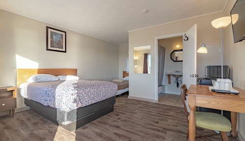 Triple Room, Double and Twin Bed, Non Smoking, Lake View