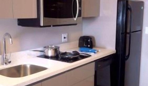 Deluxe Room, Multiple Beds, Kitchen