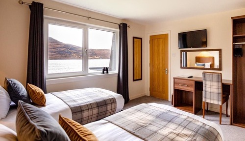 Superior Twin Room, Loch View