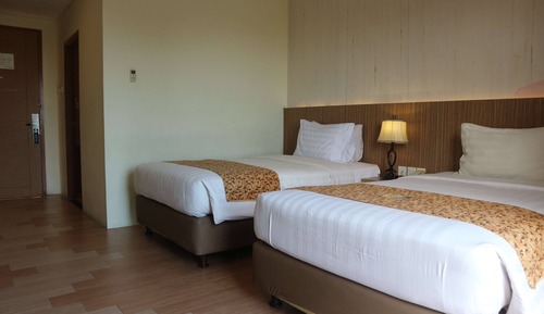 Deluxe Room, 2 Twin Beds, Balcony