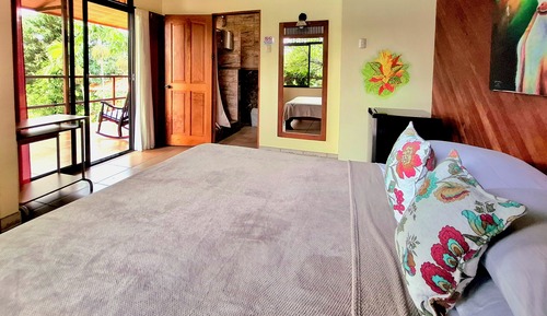 Deluxe Room, 1 Queen Bed, Valley View