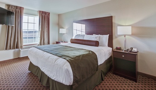 Suite, 1 Queen Bed with Sofa Bed, Accessible Roll in Shower, Non Smoking