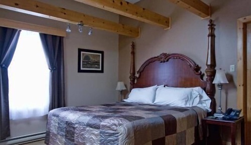 Honeymoon Studio Suite