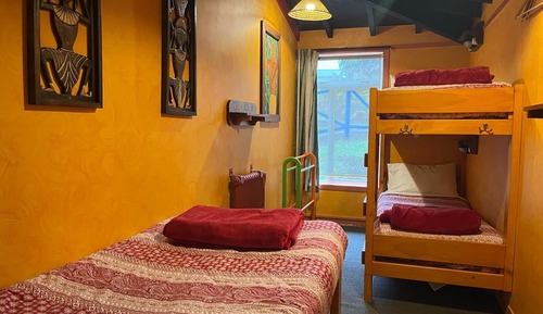 Triple Room (3x Singles)
