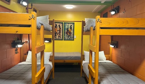 6 Bed Private Room