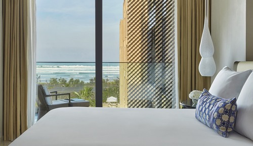 Deluxe Suite (Partial Ocean View or Garden View)