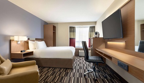 Room, 1 Queen Bed, Accessible (Walk in Shower) 