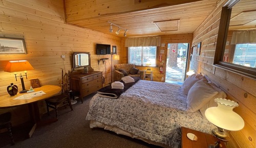 Economy Suite, 1 Bedroom, Fireplace, Garden View