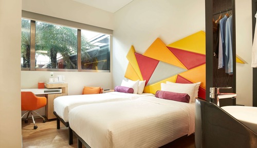 Standard Twin Room, 2 Twin Beds, Pool View