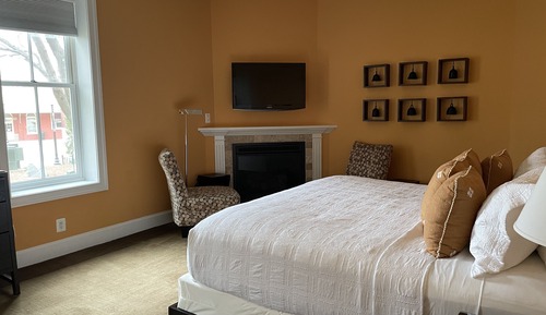 Suite (Sienna)