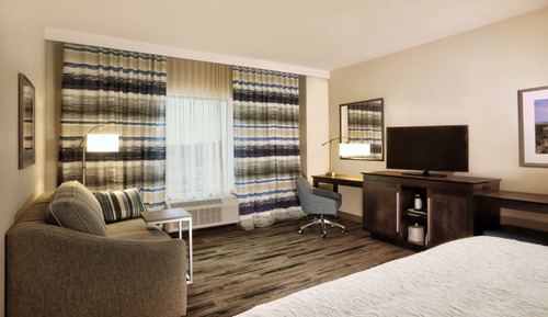 Room, 1 King Bed, Accessible, Bathtub (Mobility & Hearing)