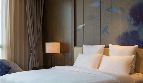 Superior Room, 1 King Bed, City View
