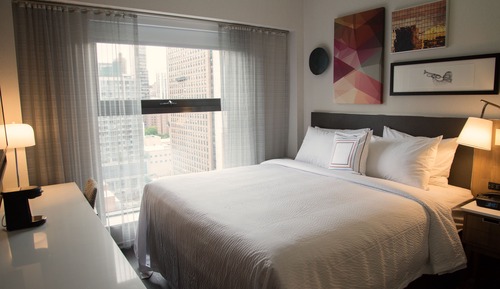 Room, 1 King Bed (Mobility/Hearing Access, Roll-In Shwr)
