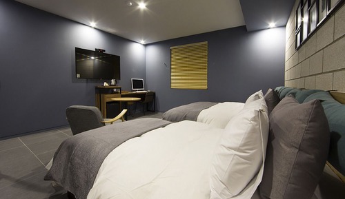 04 Twin room