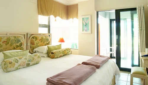 Dolphin Suite 