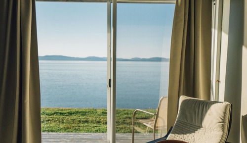 Chambre standard RDC, section MOTEL, deux lits doubles, cuisinette