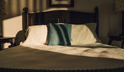 Chambre standard, 2e étage, section AUBERGE, un lit double