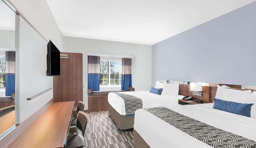 Accessible, 2 Queen Beds, Non Smoking, Non-Pet