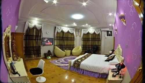 Suite, Lake View