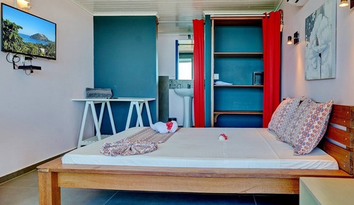 Economy Room