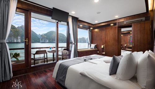 Suite with Private Balcony 