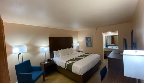 Standard Room, 1 King Bed, Smoking